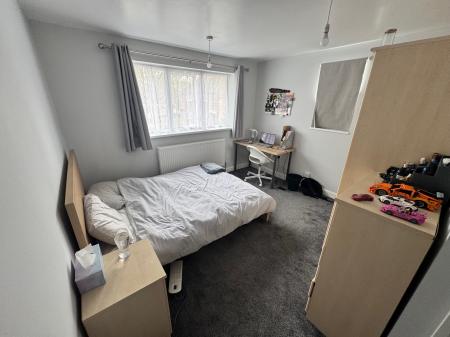 4 bedroom Semi-detached house to let in Drayton Street, Newcastle-under-Lyme, ST5