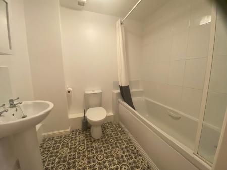 2 bedroom Flat to let in Scholars Court, West Ave, Stoke-on-Trent, ST4