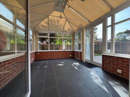 3 bedroom Town house to let in Steeple Way, Stoke-on-Trent, ST4