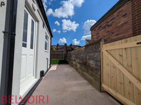 2 bedroom Semi-detached house to let in Derry Street, Heron Cross, Stoke-on-Trent, ST4
