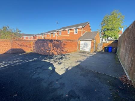 3 bedroom Semi-detached house to let in Hartshill Road, Hartshill, Stoke-on-Trent, ST4