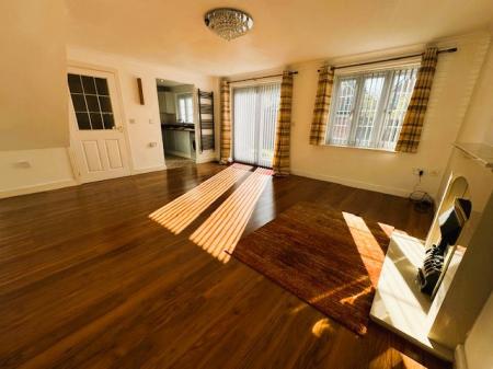 3 bedroom Semi-detached house to let in Hartshill Road, Hartshill, Stoke-on-Trent, ST4