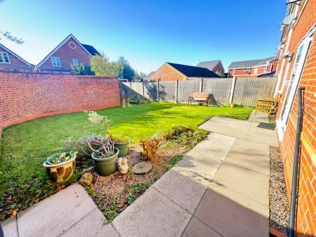 3 bedroom Semi-detached house to let in Hartshill Road, Hartshill, Stoke-on-Trent, ST4