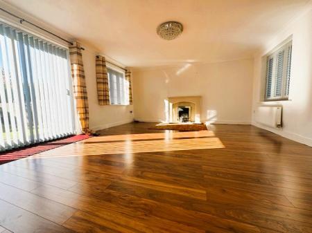 3 bedroom Semi-detached house to let in Hartshill Road, Hartshill, Stoke-on-Trent, ST4