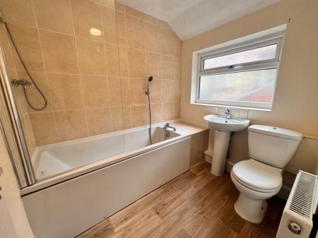 2 bedroom Terraced House to let in Sparrow Terrace, Porthill, Newcastle-under-Lyme, ST5
