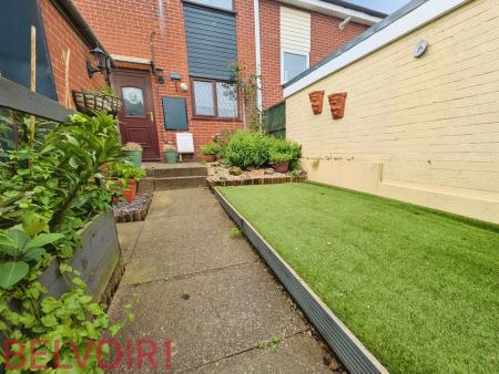 2 bedroom Terraced House to let in Russell Street, Longton, ST3