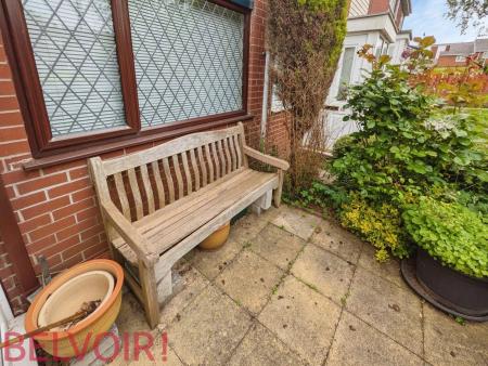 2 bedroom Terraced House to let in Russell Street, Longton, ST3