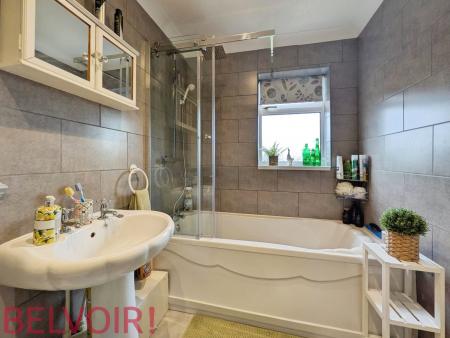 2 bedroom Terraced House to let in Russell Street, Longton, ST3