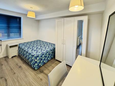 Liverpool Road, Newcastle-under-Lyme, ST5