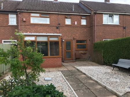 3 bedroom Town house to let in Dart Place, Newcastle-under-Lyme, ST5