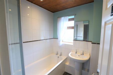 3 bedroom Town house to let in Dart Place, Newcastle-under-Lyme, ST5