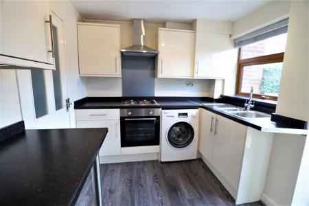 3 bedroom Town house to let in Dart Place, Newcastle-under-Lyme, ST5