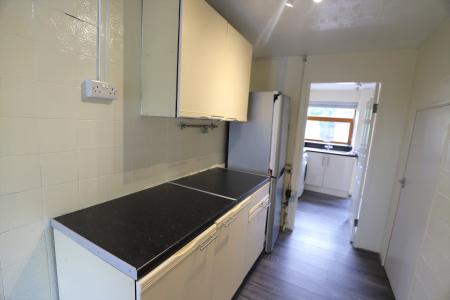 3 bedroom Town house to let in Dart Place, Newcastle-under-Lyme, ST5