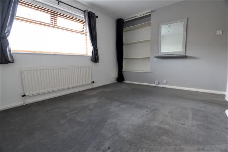 3 bedroom Town house to let in Dart Place, Newcastle-under-Lyme, ST5