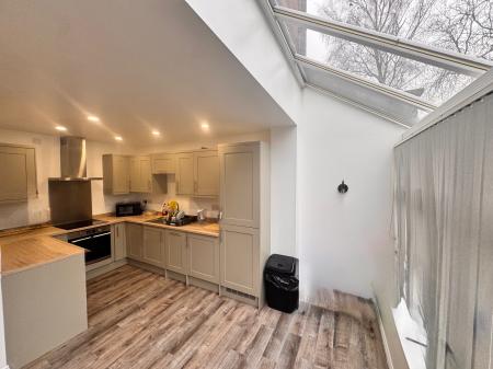 1 bedroom Town house to let in 2nd Floor Rear - Treacle Row, Silverdale, ST5
