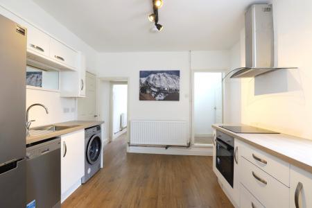 3 bedroom Terraced House to let in 3 Rooms at Shaw Street, Newcastle-under-Lyme, ST5