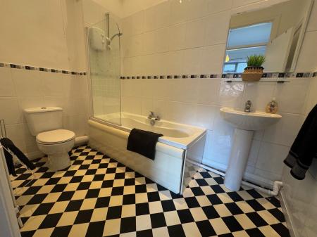 1 bedroom Town house to let in St Christophers Avenue, Newcastle-under-Lyme, ST4