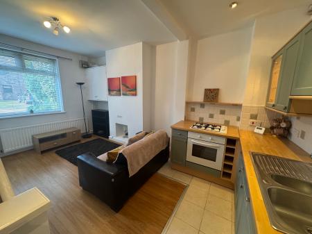 1 bedroom Town house to let in St Christophers Avenue, Newcastle-under-Lyme, ST4