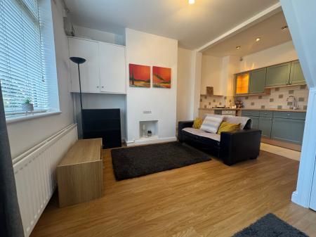 1 bedroom Town house to let in St Christophers Avenue, Newcastle-under-Lyme, ST4