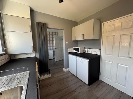 2 bedroom Semi-detached house to let in Hilton Road, Stoke-on-Trent, ST4
