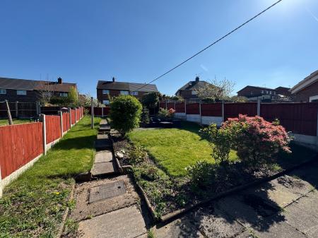 2 bedroom Semi-detached house to let in Hilton Road, Stoke-on-Trent, ST4