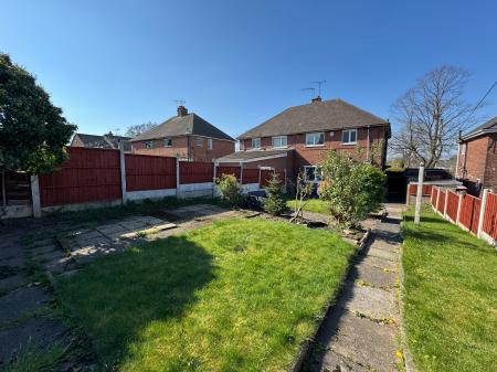 2 bedroom Semi-detached house to let in Hilton Road, Stoke-on-Trent, ST4