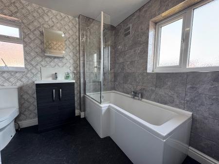 2 bedroom Semi-detached house to let in Hilton Road, Stoke-on-Trent, ST4