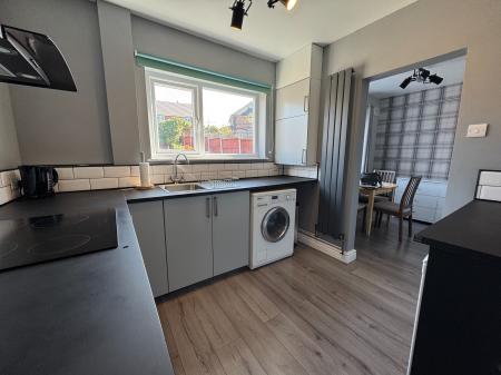 2 bedroom Semi-detached house to let in Hilton Road, Stoke-on-Trent, ST4