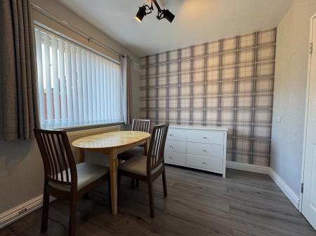 2 bedroom Semi-detached house to let in Hilton Road, Stoke-on-Trent, ST4