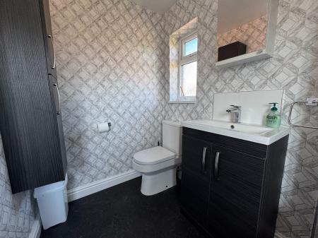 2 bedroom Semi-detached house to let in Hilton Road, Stoke-on-Trent, ST4