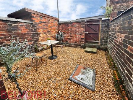 2 bedroom Terraced House to let in Standard Street, Fenton, ST4