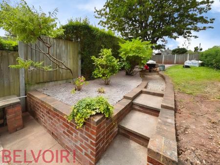 3 bedroom Terraced House to let in Earls Drive, Westlands, Newcastle-under-Lyme, ST5