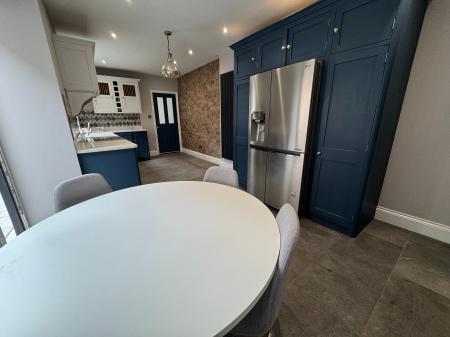 1 bedroom Flat to let in 17 Queens Avenue, Tunstall, ST6