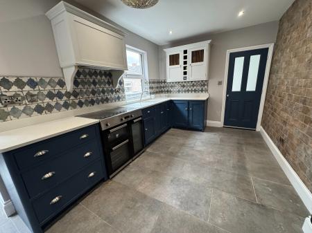 1 bedroom Flat to let in 17 Queens Avenue, Tunstall, ST6