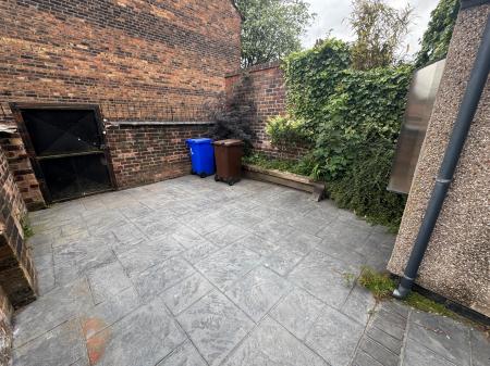 1 bedroom Flat to let in 17 Queens Avenue, Tunstall, ST6