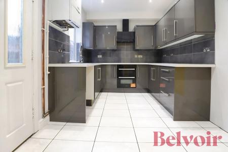 4 bedroom Terraced House to let in West Brampton, Newcastle-under-Lyme, ST5