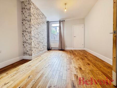 4 bedroom Terraced House to let in West Brampton, Newcastle-under-Lyme, ST5