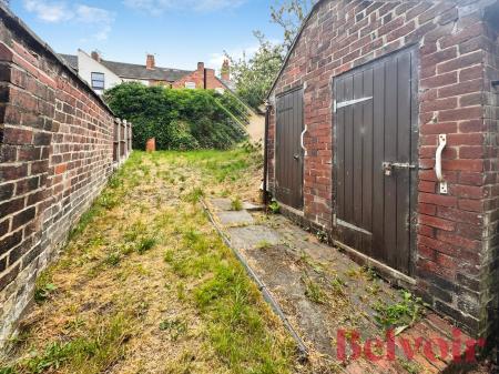 4 bedroom Terraced House to let in West Brampton, Newcastle-under-Lyme, ST5