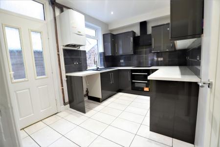 4 bedroom Terraced House to let in West Brampton, Newcastle-under-Lyme, ST5