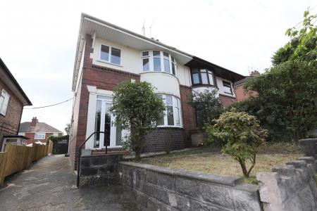 3 bedroom Semi-detached house to let in Abbotts Drive, Stoke-on-Trent, ST1