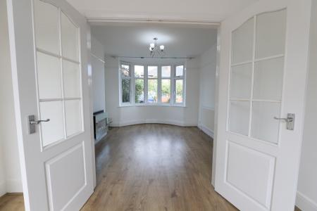 3 bedroom Semi-detached house to let in Abbotts Drive, Stoke-on-Trent, ST1