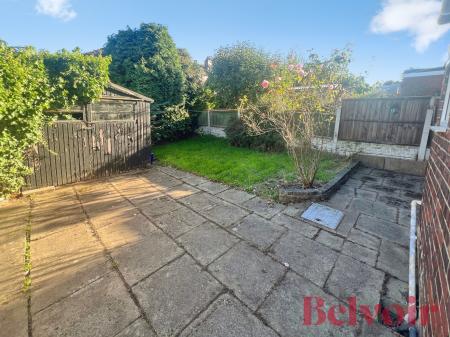 3 bedroom Semi-detached house to let in Abbotts Drive, Stoke-on-Trent, ST1