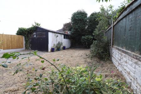 3 bedroom Semi-detached house to let in Abbotts Drive, Stoke-on-Trent, ST1