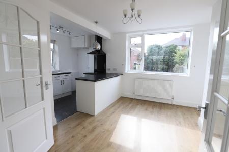 3 bedroom Semi-detached house to let in Abbotts Drive, Stoke-on-Trent, ST1
