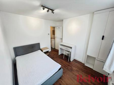 3 bedroom Semi-detached house to let in Camillus Road, Newcastle-under-Lyme, ST5