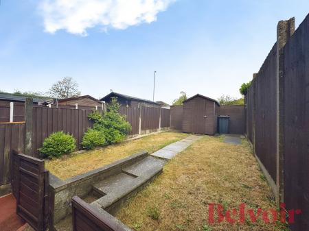 2 bedroom Town house to let in Summerhill Drive, Waterhayes, Newcastle-under-Lyme, ST5