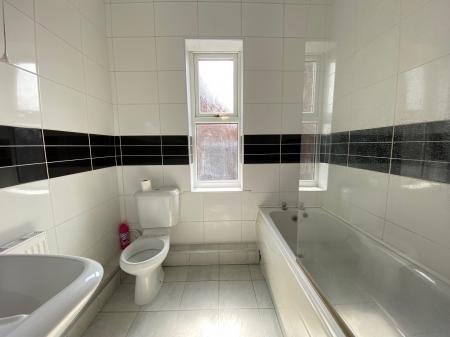 1 bedroom Flat to let in Dimsdale Parade East, Newcastle-under-Lyme, ST5