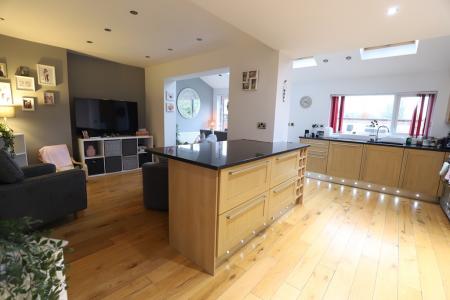 1 bedroom Flat to let in Underwood Road, Newcastle-under-Lyme, ST5