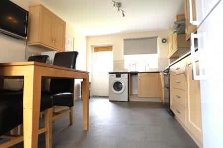 4 bedroom Semi-detached house to let in DS Bed - Comet Avenue, Knutton, ST5