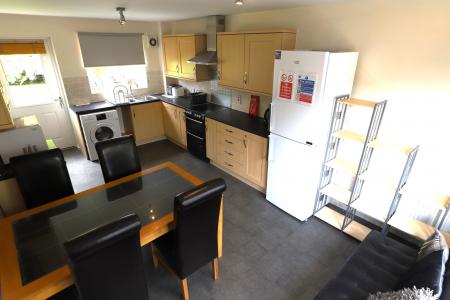 4 bedroom Semi-detached house to let in DS Bed - Comet Avenue, Knutton, ST5